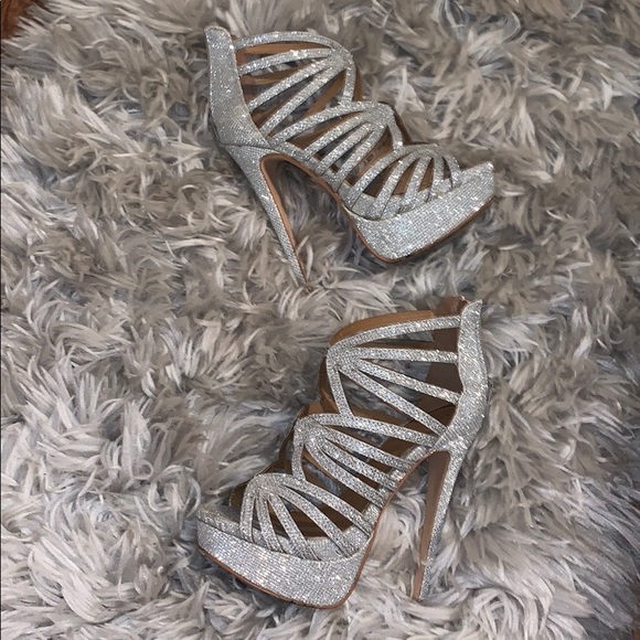 Shiny hi heels - Picture 5 of 5